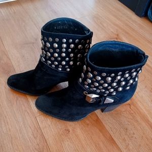 Stuart Weitzman ankle bootie slightly used.